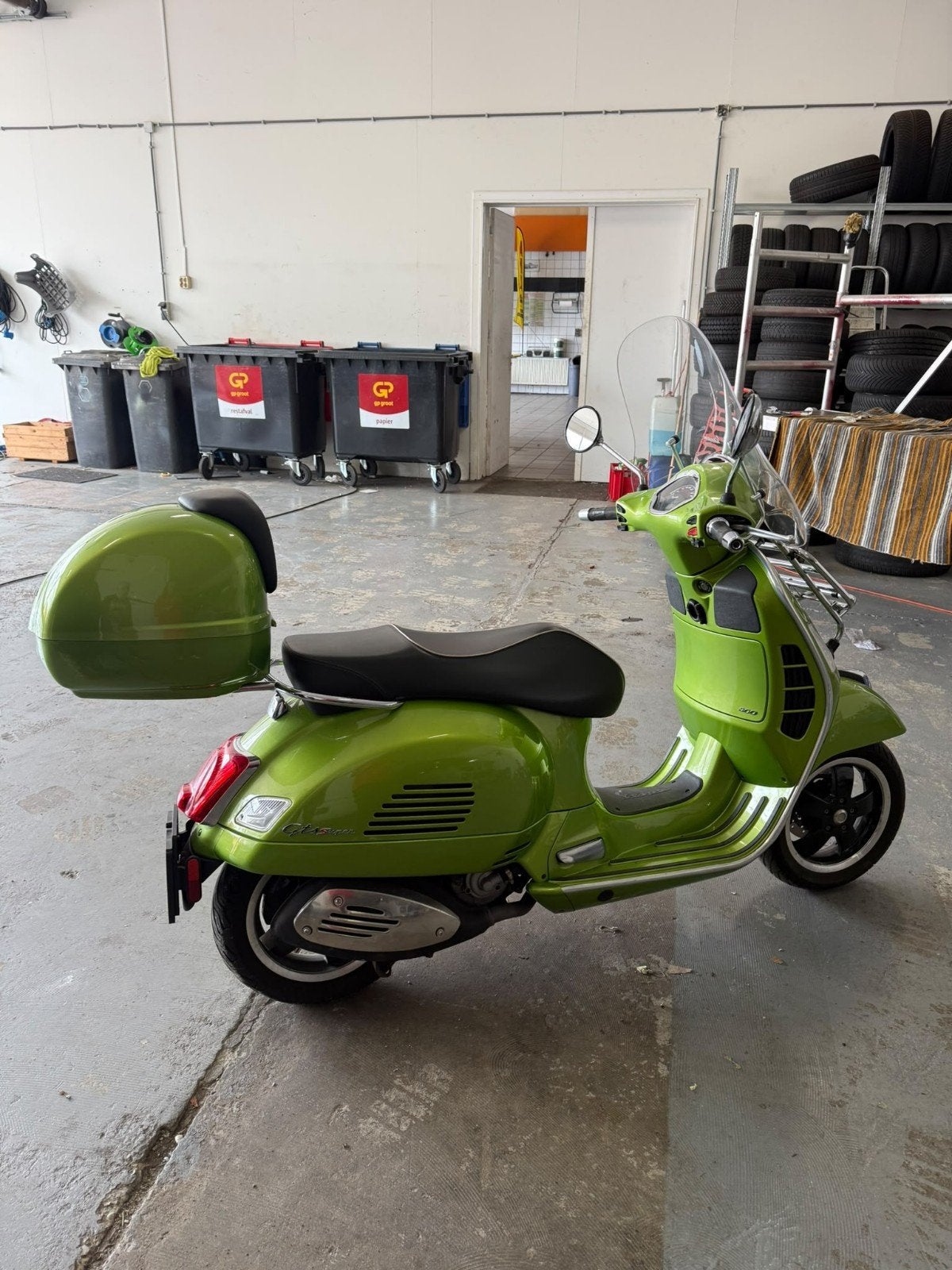 Vespa GTS Super 300 - Levendig Groen, Ophalen, Gebruikt, Overige modellen, Maximaal 45 km/u