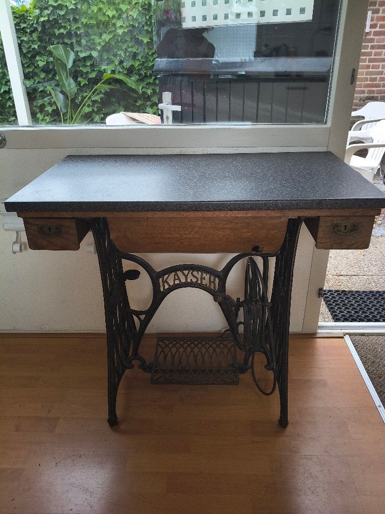 Kayser naaimachine tafel, Antiek en Kunst, Antiek | Naaimachines, Ophalen