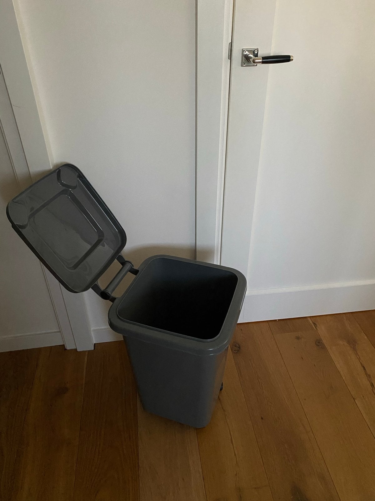 Mini kliko antraciet 32L met wieltjes - Speelgoed/Afval, Huis en Inrichting, Woonaccessoires | Prullenbakken, Ophalen, 50 – 75