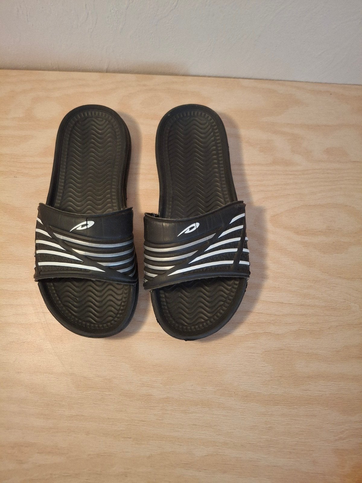 Diverse slippers en sandalen in verschillende maten, Ophalen of Verzenden, Overige maten, Zwart