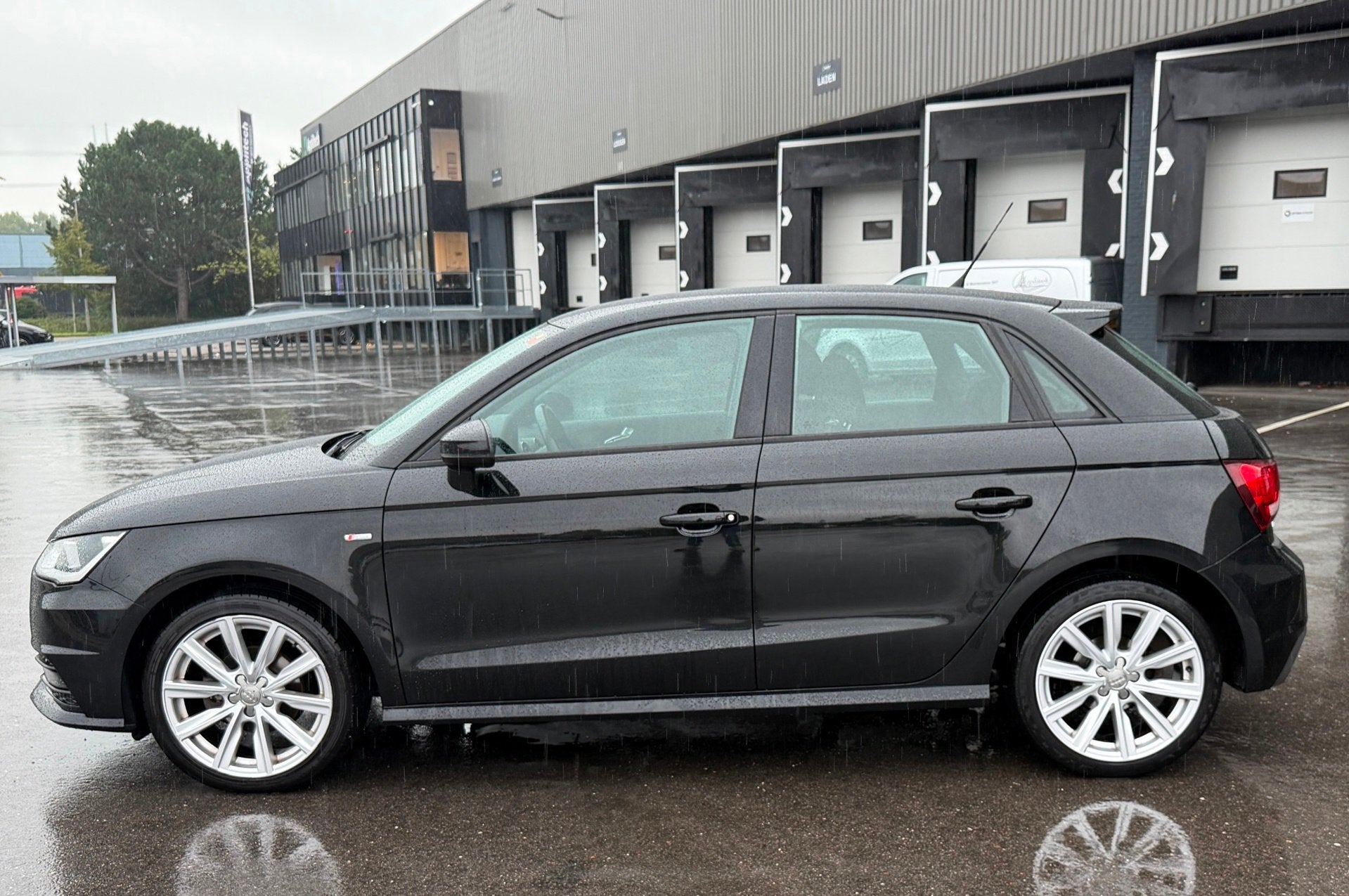 Audi A1 Sportback 1.0 TFSI S-LINE DEALERONDERHOUDEN/CRUISE/N, Voorwielaandrijving, Dealer onderhouden, Stof, 95 pk