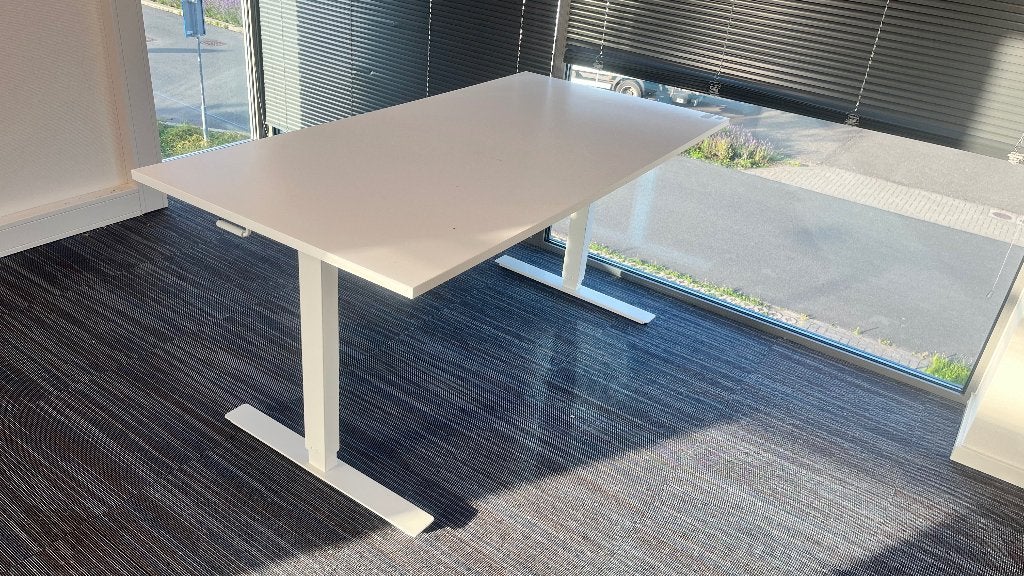 2 sta zit bureaus ikea, Ophalen, Zit-sta bureau, 160 cm, Gebruikt