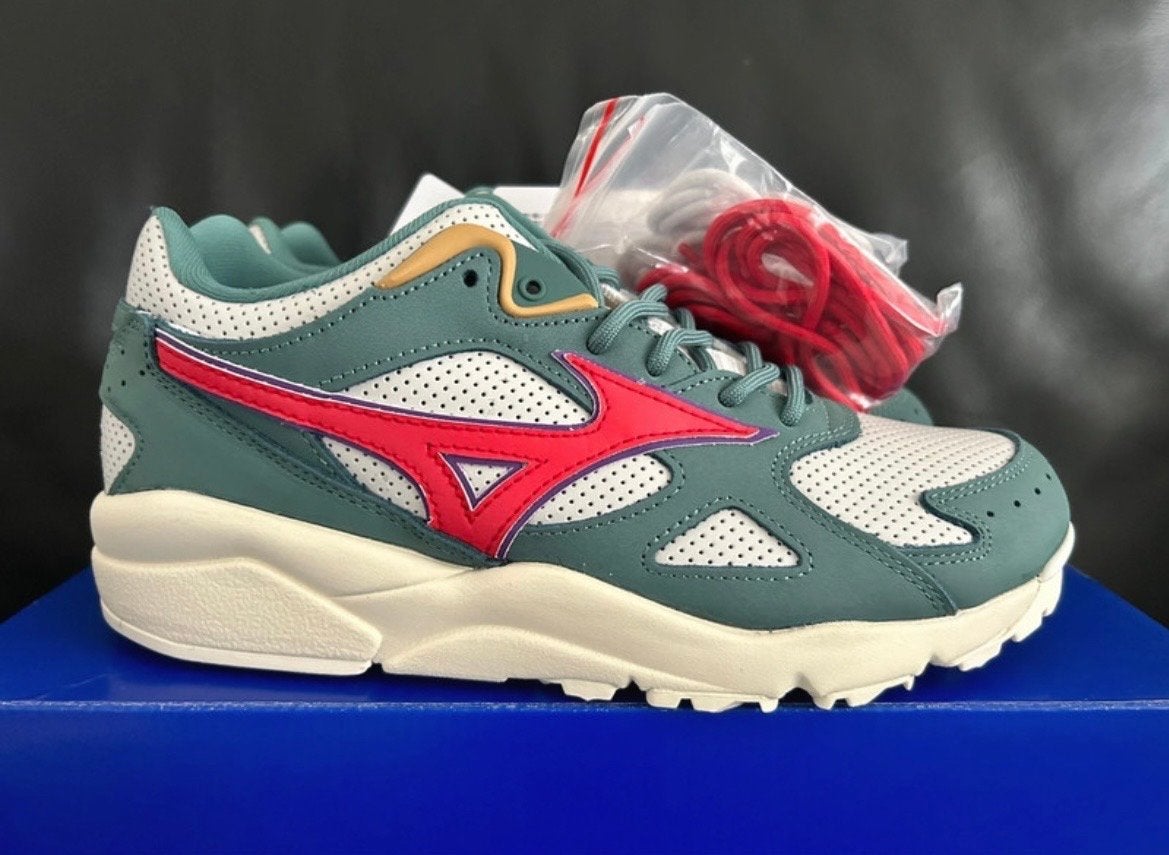 Mizuno Sky Medal x Patta sneakers - maat 40, Overige kleuren, Nieuw, Ophalen of Verzenden, Sneakers of Gympen