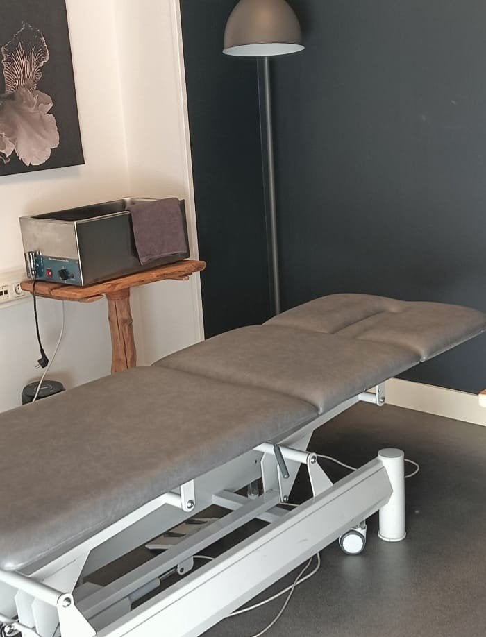 Massage / Behandeltafel. merk Enraf nonius, 33 - 40 uur, Overige niveaus, Overige vormen