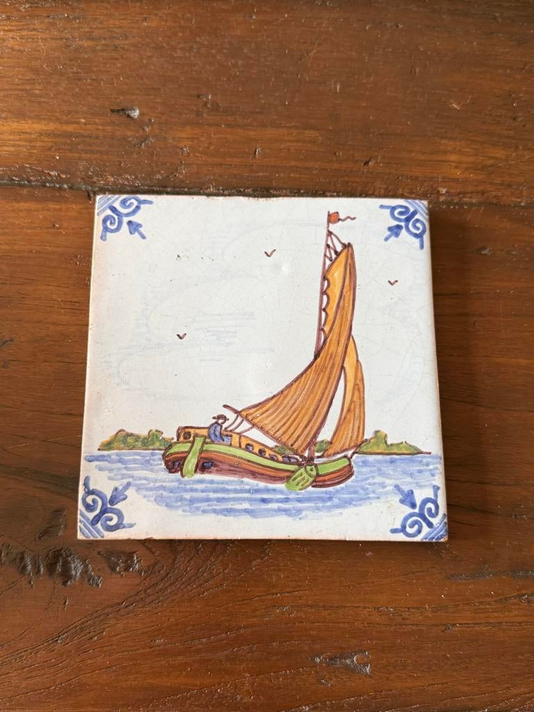 Delfts blauw tegel met zeilboot, Ophalen of Verzenden