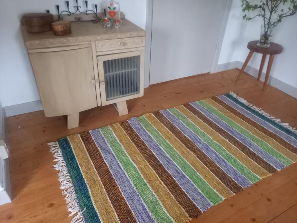Warm, kleurrijk Scandinavisch kleed (wol/acryl), Gebruikt, Wit, Retro landelijk scandinavisch., 150 tot 200 cm