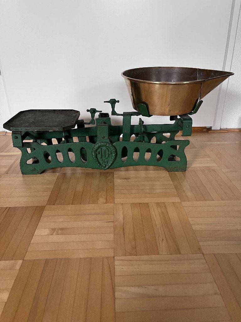 Antieke balansweegschaal, Ophalen