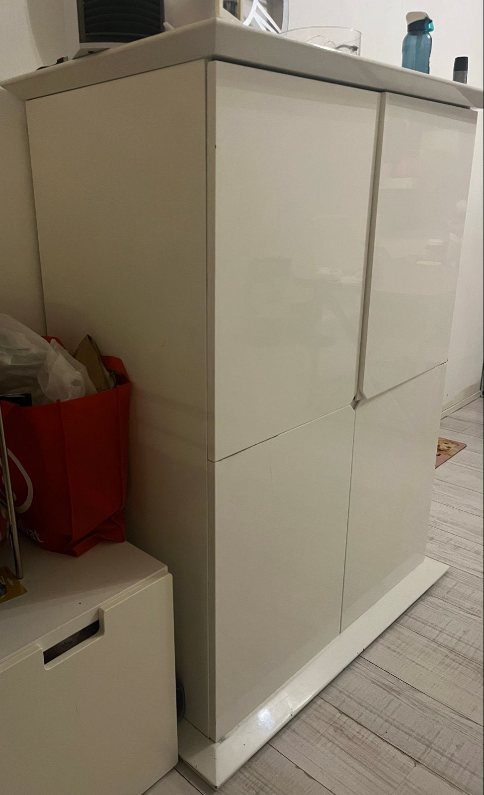 Witte opbergkast met 4 deuren - 140x110x60 cm, Huis en Inrichting, Ophalen, Gebruikt