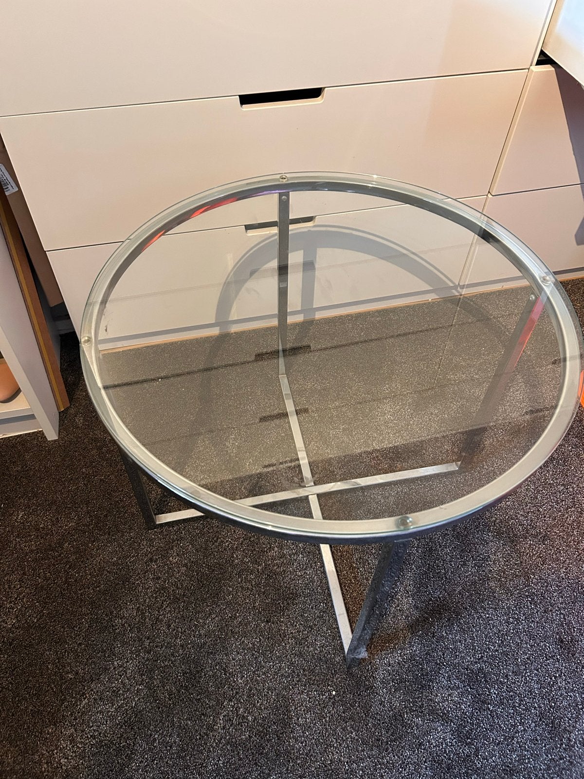 Glazen bijzettafel met metalen onderstel, Ophalen, Minder dan 45 cm, Minder dan 55 cm, Gebruikt