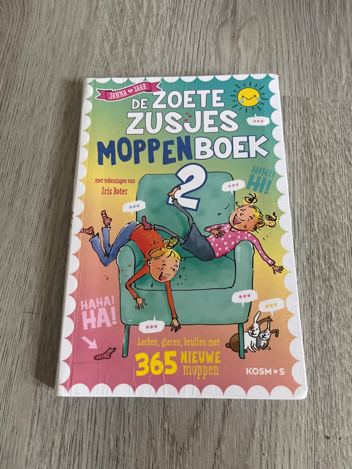 De Zoete Zusjes Moppenboek 2 - Janna & Saar, Ophalen of Verzenden, Zo goed als nieuw, Moppen