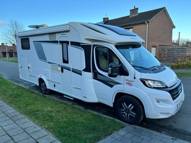 Luxe Knaus Half-integraal Camper met Zonnepanelen 4,4T, Automaat, Ringverwarming, Fiat, 7 tot 8 meter