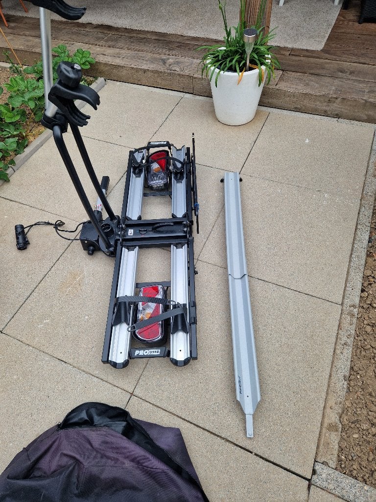 Fietsendrager dubbel met oprij rail, Ophalen, Zo goed als nieuw, 2 fietsen, Trekhaakdrager