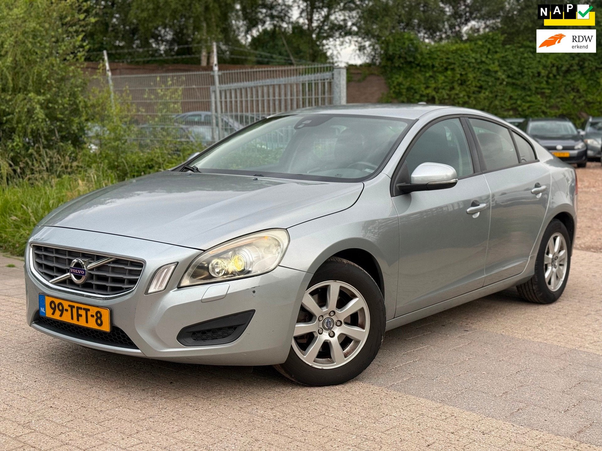 Volvo S60 1.6 DRIVe Kinetic Airco Cruise Navi Psensor Trekha, Auto's, Voorwielaandrijving, Euro 5, Gebruikt, 4 cilinders