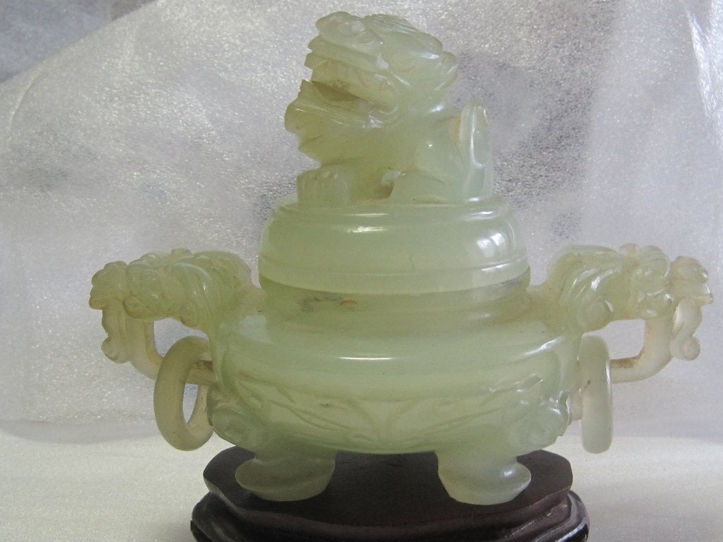 Jadeïet Jade hand gebeeldhouwde Chinese wierookbrander, Antiek en Kunst, Gesigneerd, Groen, China, Ophalen