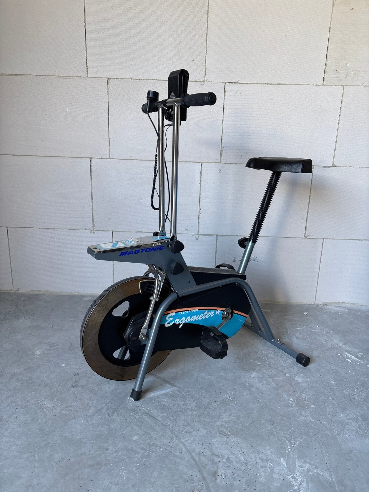 Magtonic Ergometer Hometrainer - gebruikt maar netjes, Ophalen, Zo goed als nieuw, Metaal, Benen