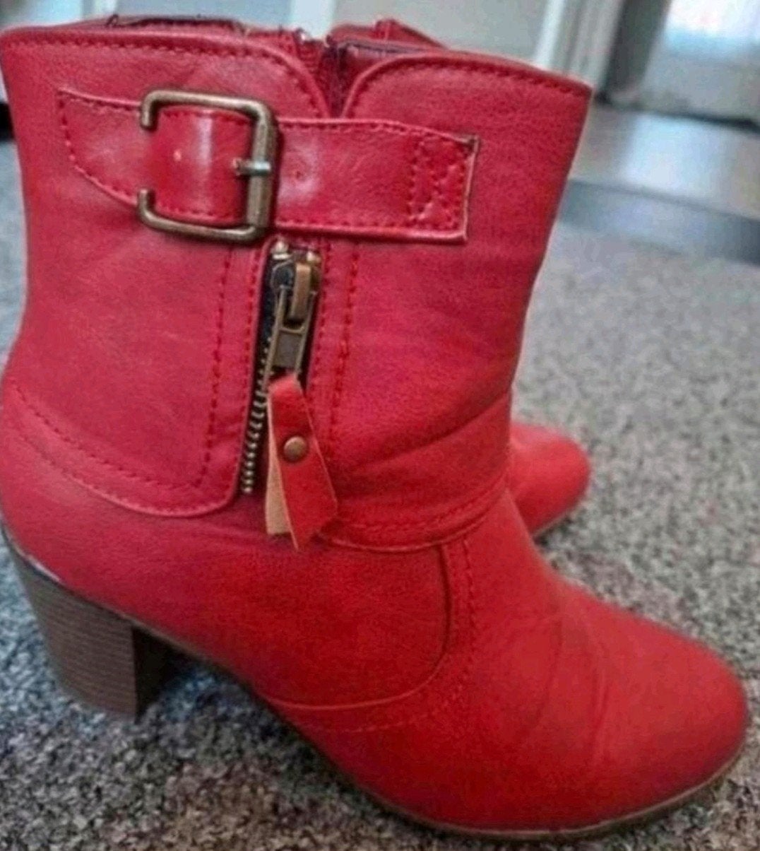 Tina Tourmassi rode enkellaarsjes maat 37, Kleding | Dames, Lage of Enkellaarzen, Ophalen of Verzenden, Tina Tourmassi, Gedragen