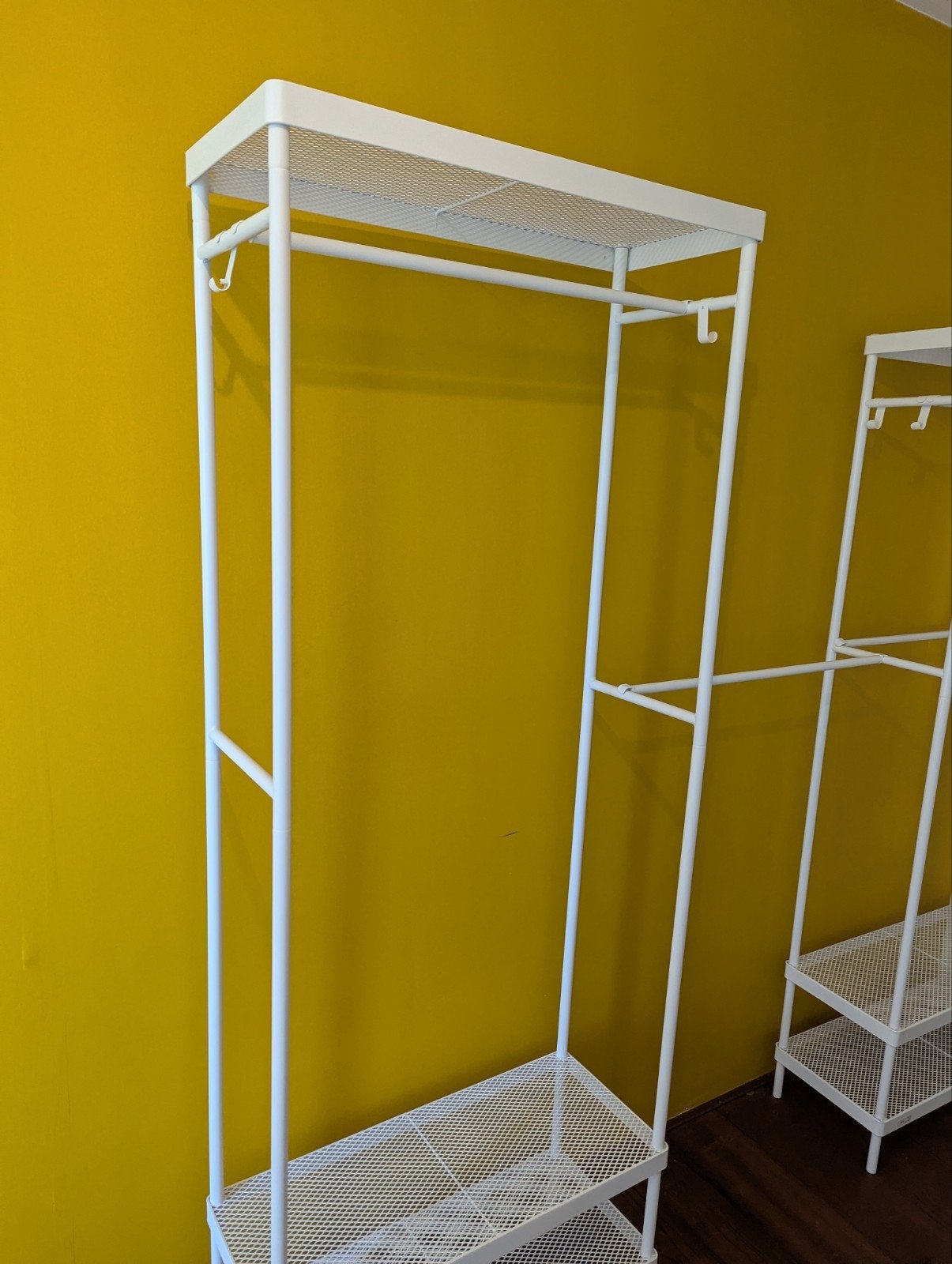 Clothes rack, Ophalen, Zo goed als nieuw