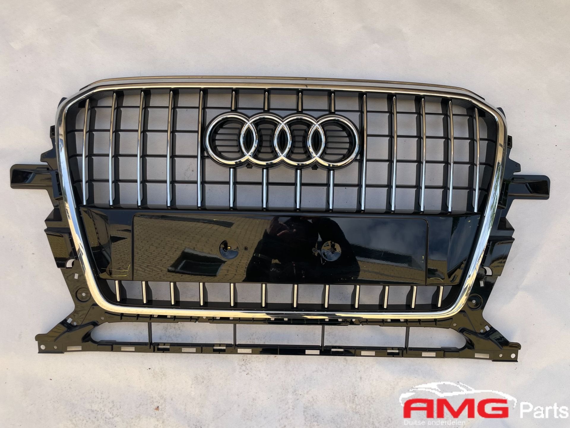 Audi Q5 8R S line Gril 8R0853651AB, AUDI AG, Kundenbetreuung@audi.de, Nieuw, Auto-Union-Strasse 1
85045  Ingolstadt, DE