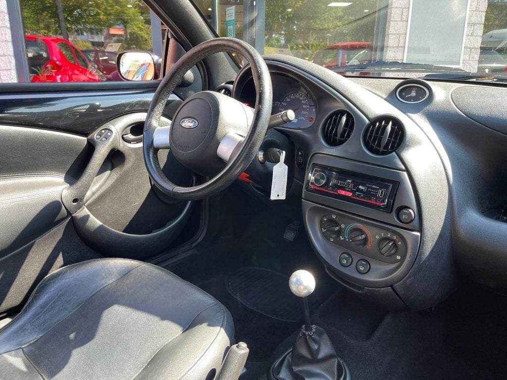 Ford Ka StreetKa 1.6 | Leer Hardtop | Nieuwe APK (bj 2004), Auto's, 13 km/l, Gebruikt, 1599 cc, Zwart