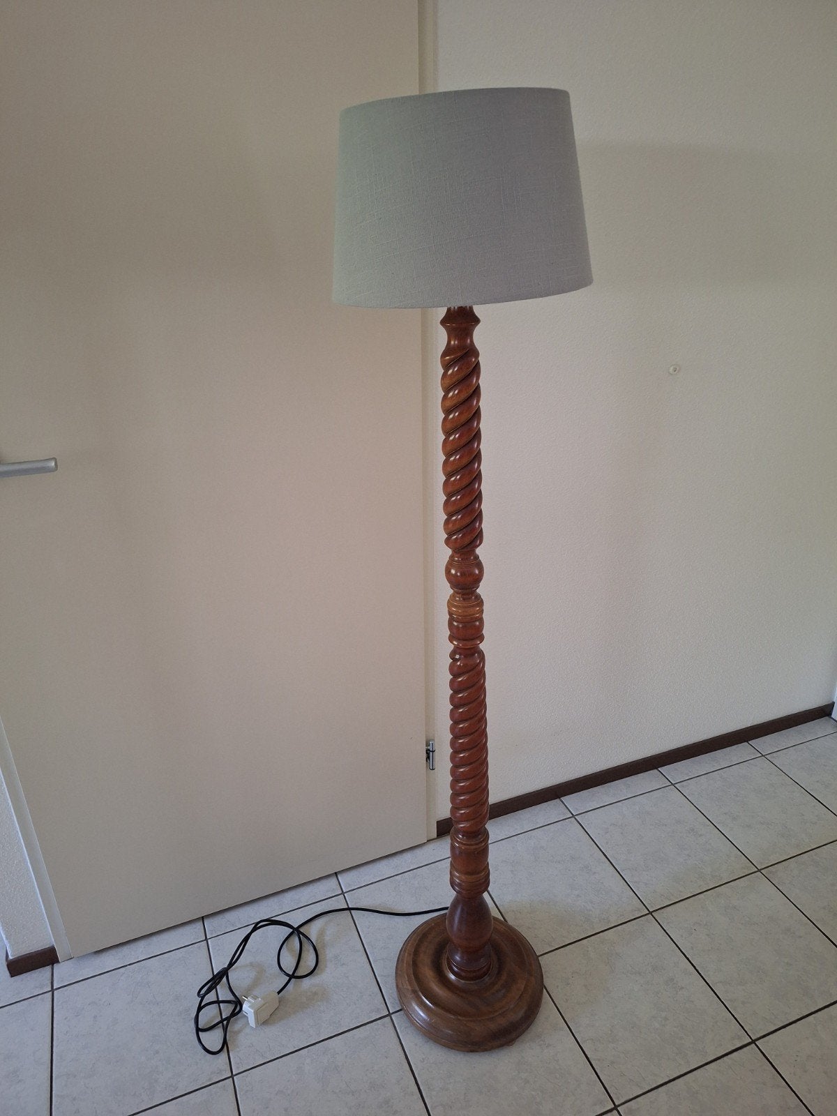Houten vloerlamp met stoffen kap - Klassiek design, Ophalen, Gebruikt, Klassiek, Stof