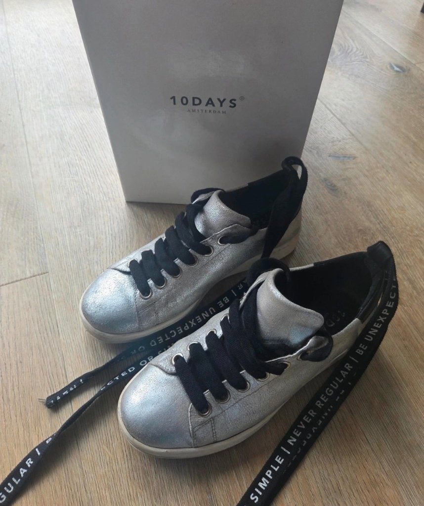 10DAYS Amsterdam zilveren metallic sneakers – Maat 38, Kleding | Dames, Schoenen, Zwart, 10days, Ophalen of Verzenden, Sneakers of Gympen