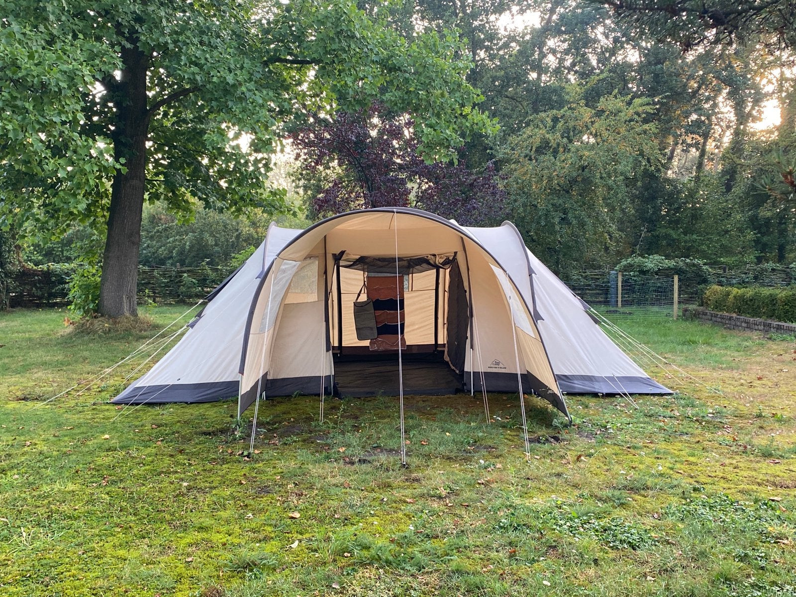 Sportieve 6-pers tunneltent Base Camp Nova Vida VI Deluxe, Caravans en Kamperen, Tenten, Ophalen, Zo goed als nieuw, Tot en met 6