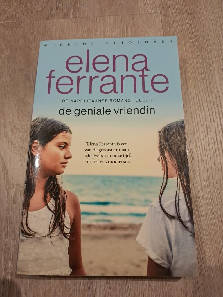 Elena Ferrante - De geniale vriendin, Boeken, Literatuur, Zo goed als nieuw, Europa overig, Ophalen of Verzenden