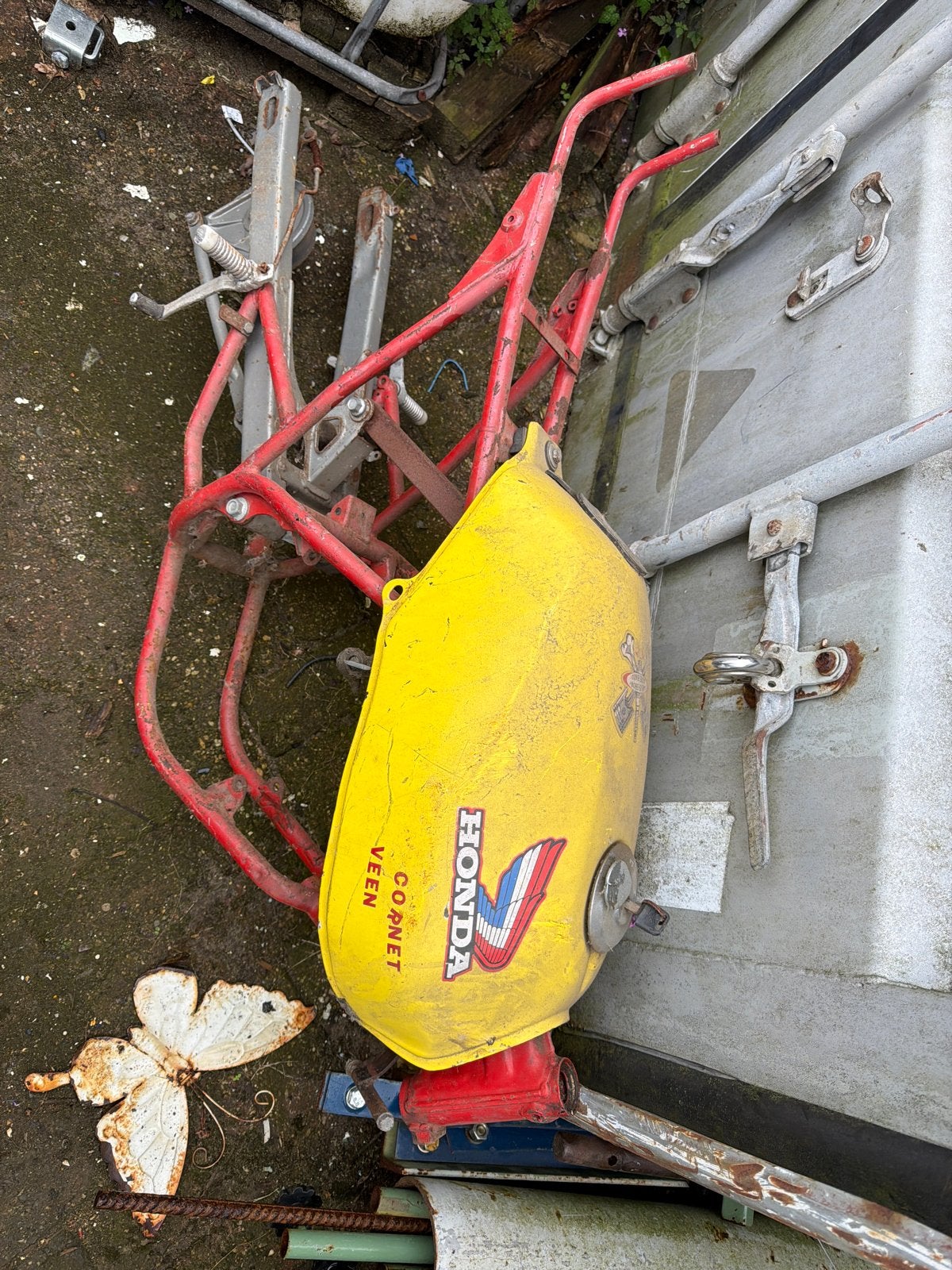 Honda brommer frame met tank - Oldtimer onderdelen, Ophalen of Verzenden, Gebruikt, Frame, Overige merken