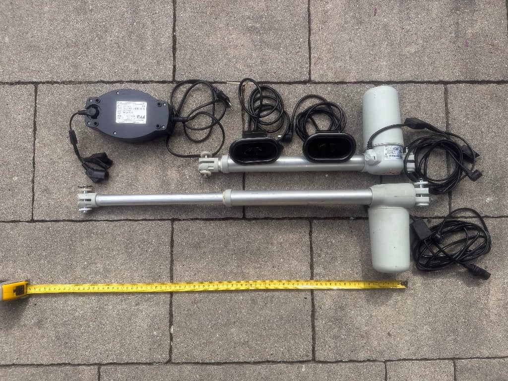 Complete Dewert Megamat MC1 aandrijfset 24V- 2 motoren, Huis en Inrichting, Banken | Bankstellen, Ophalen, Gebruikt, Minder dan 75 cm