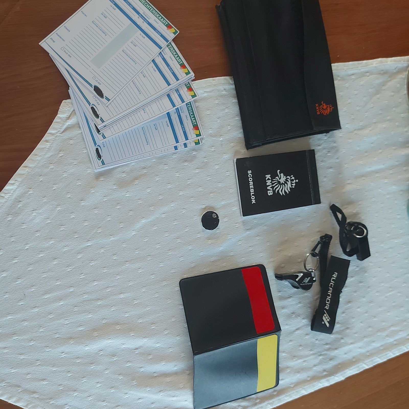 gevuld knvb scheidsrechters mapje, Ophalen of Verzenden, Zo goed als nieuw, Set