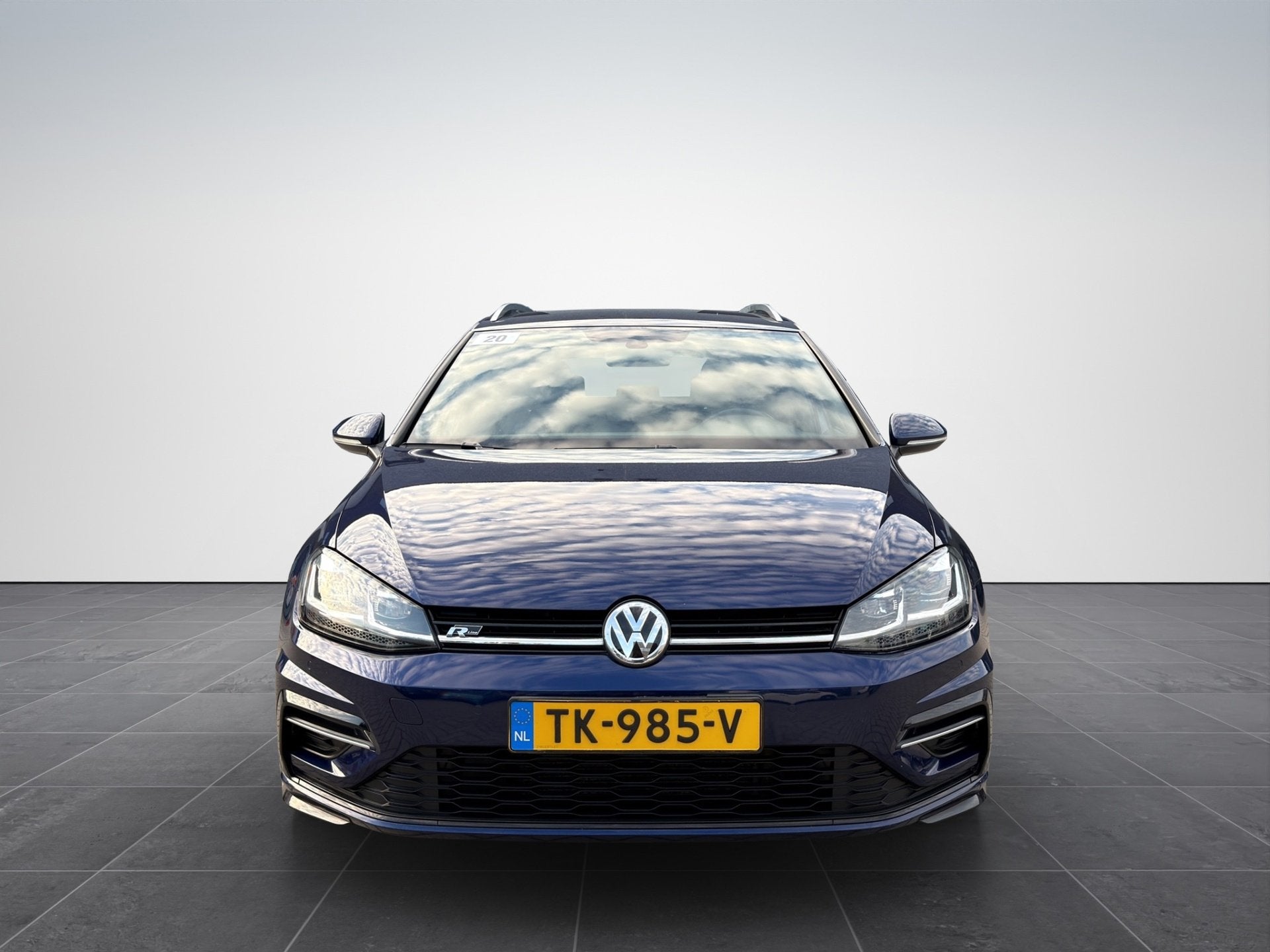 Volkswagen Golf Variant 1.0 TSI Highline / R-Line / Virtual, Auto's, Voorwielaandrijving, Dealer onderhouden, 1195 kg, Gebruikt