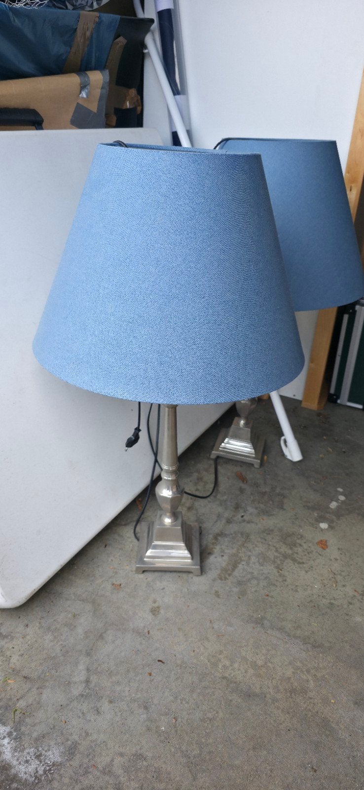 Set van 2 zilverkleurige tafellampen met blauwe kap, Ophalen, Metaal, E27 (groot), Zo goed als nieuw