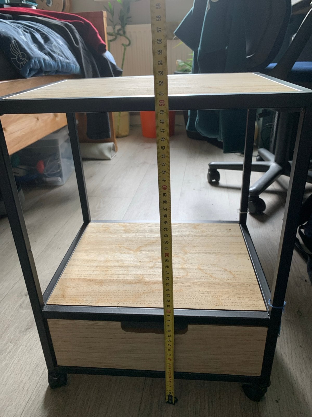 Bijzettafel met lade en wielen - Hout en Metaal, Huis en Inrichting, Minder dan 55 cm, Gebruikt, Vierkant, Hout