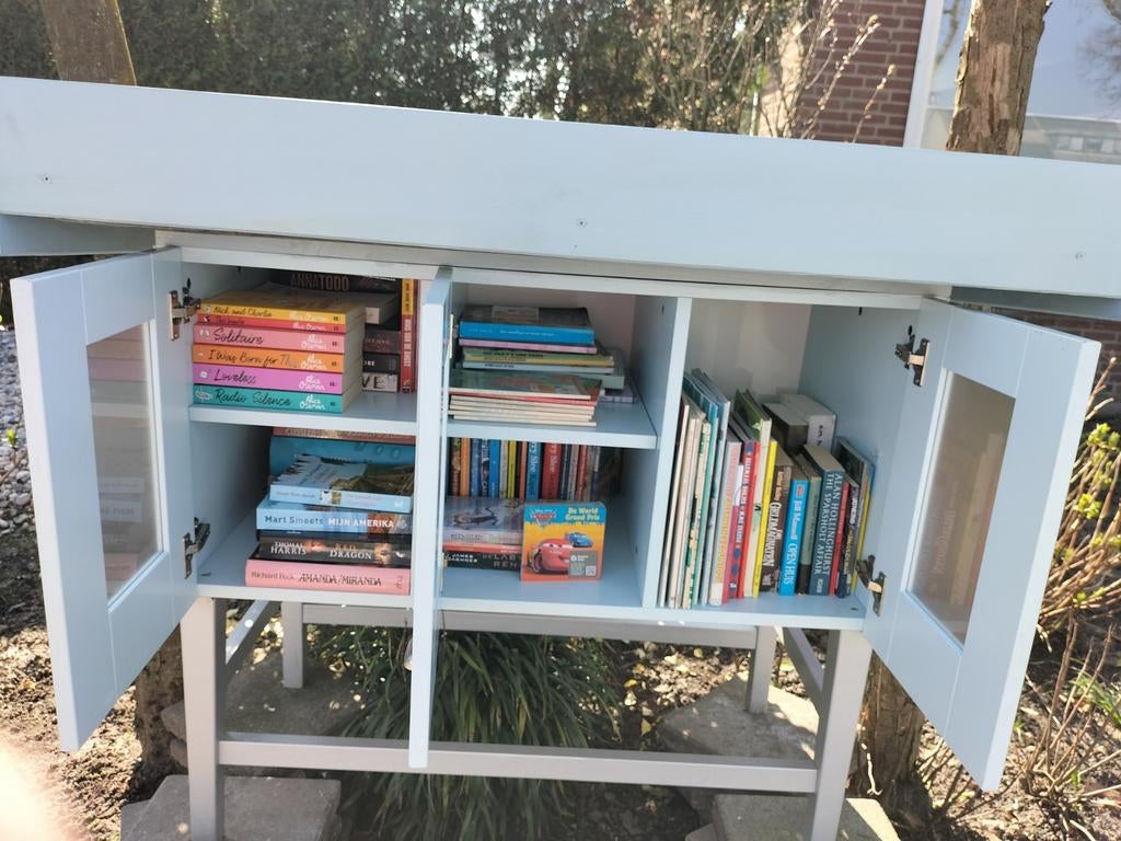 Laura's Minibieb Oosterhout, Boeken, Ophalen, Zo goed als nieuw