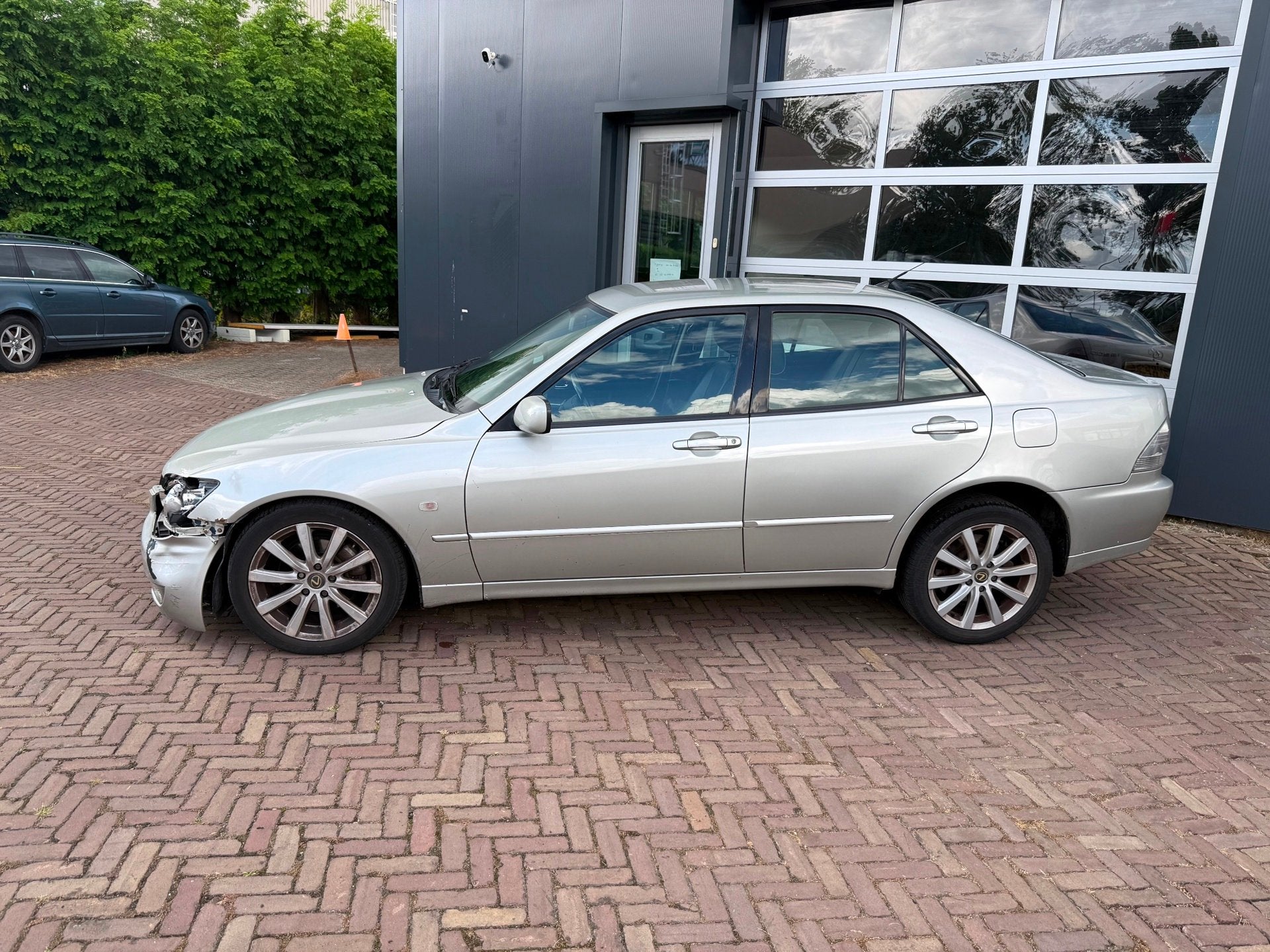 Lexus IS 200 Business | 1e eigenaar | lichte rijdbare voorsc, Auto's, 1355 kg, Gebruikt, Zwart, Sedan
