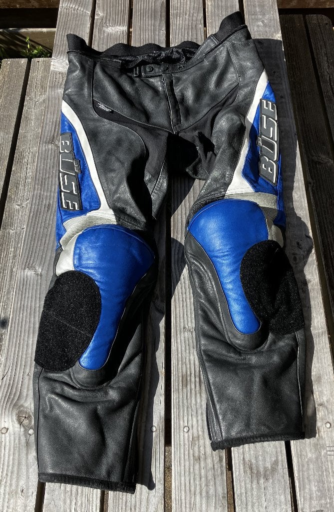 Büse speed squad lederen motorbroek maat 54 L, Motoren, Kleding | Motorkleding, Nieuw met kaartje, Broek | leer, Heren, Ophalen of Verzenden