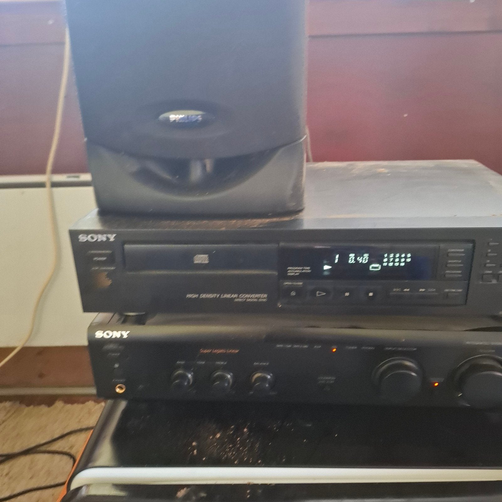 Oude radio met optioneel 2 speakers, Gebruikt, Tuner of Radio, Sony, Losse componenten