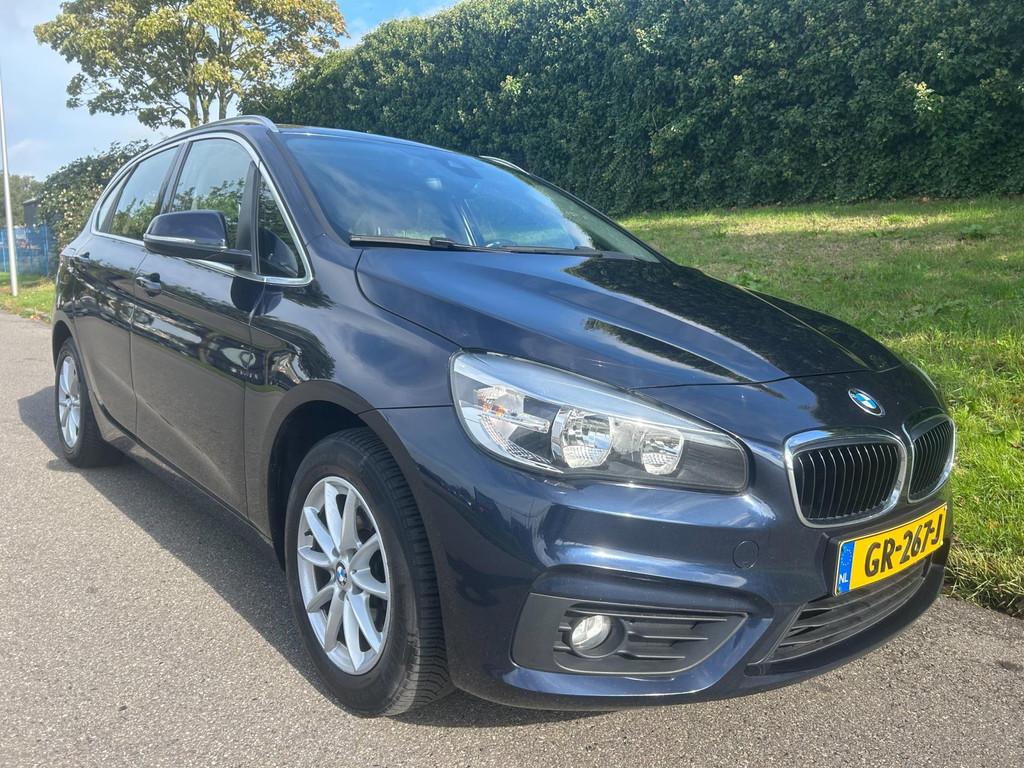 BMW 2-serie Active Tourer 218d Essential - Automaat - Navi -, Auto's, Euro 6, 4 cilinders, 150 pk, Blauw