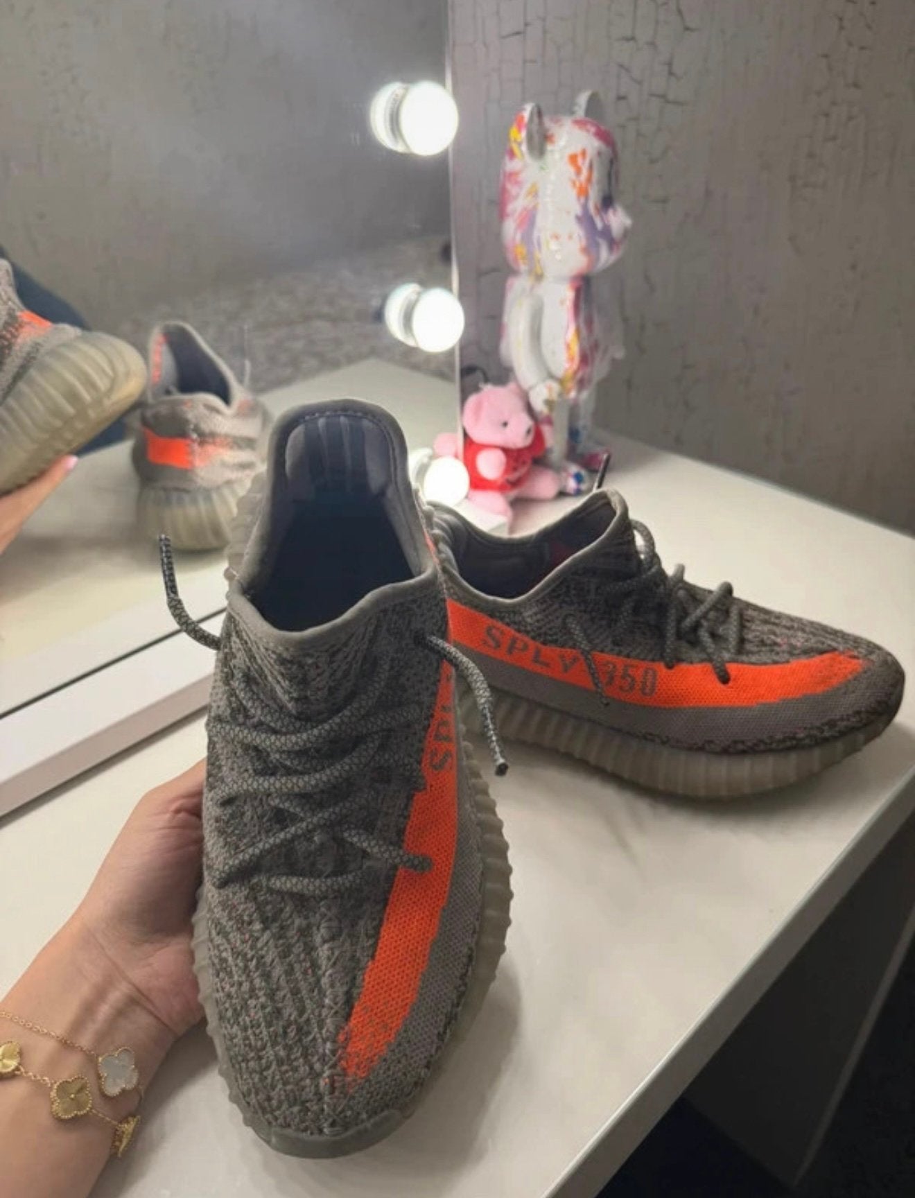Yeezy Boost 350 V2 - Maat 39 1/3, Ophalen of Verzenden, Zo goed als nieuw, Zwart
