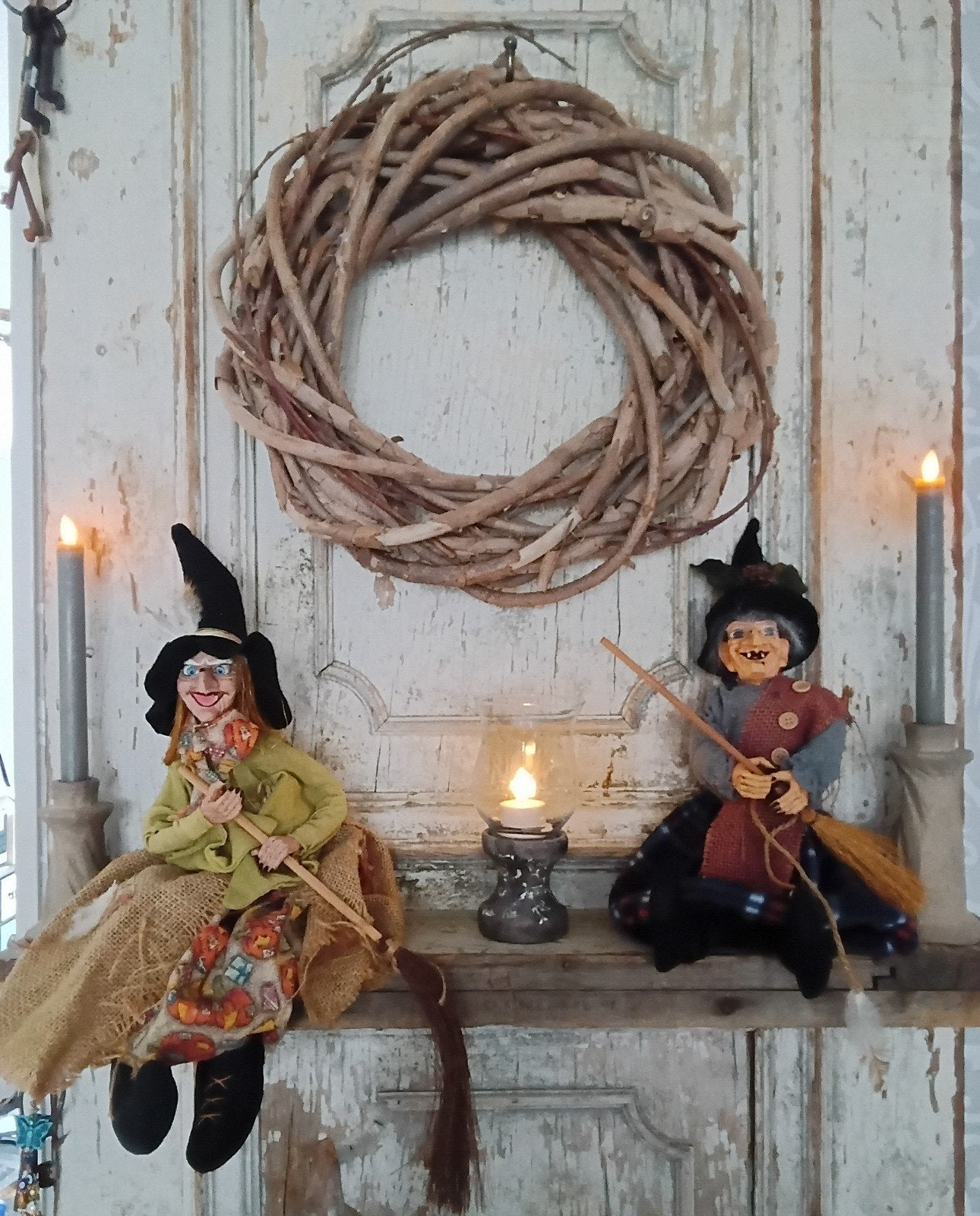 Twee heksen voor Halloween decoratie, Huis en Inrichting, Gebruikt, Meerkleurig, Overige stijlen, Ophalen of Verzenden