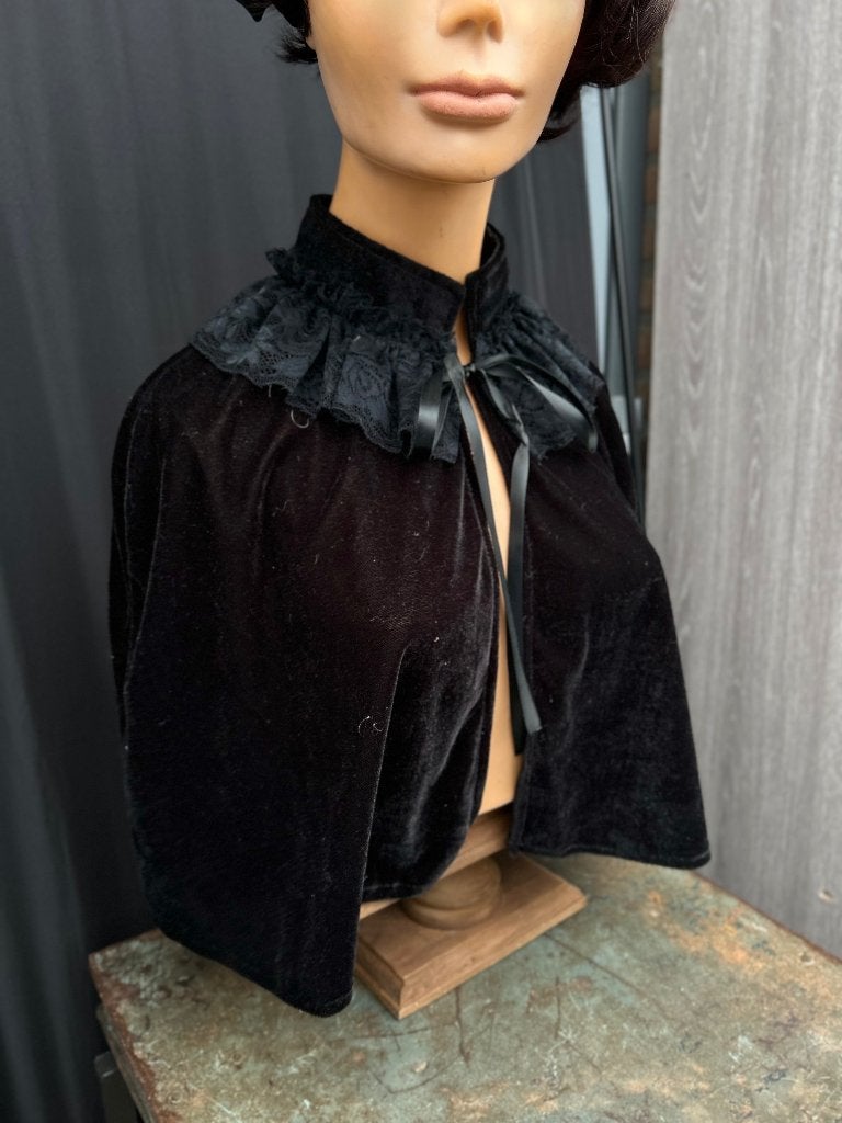 Bolero zwart, zeer mooi, hesje cape, 40 cm lang, past altijd, Kleding | Dames, Maat 38/40 (M), Zwart, Nieuw, Ophalen of Verzenden