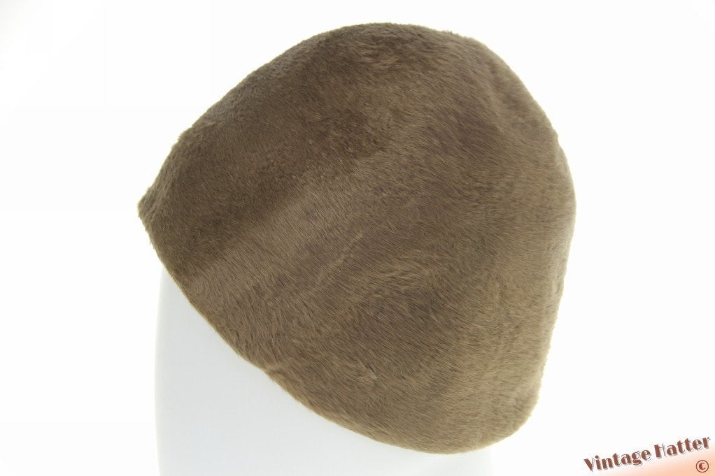 Antieke eivormige cocktailhoed cloche beigebruin haarvilt 59, Kleding | Dames, Ophalen of Verzenden, Gedragen, 58 cm (L, 7¼ inch) of meer