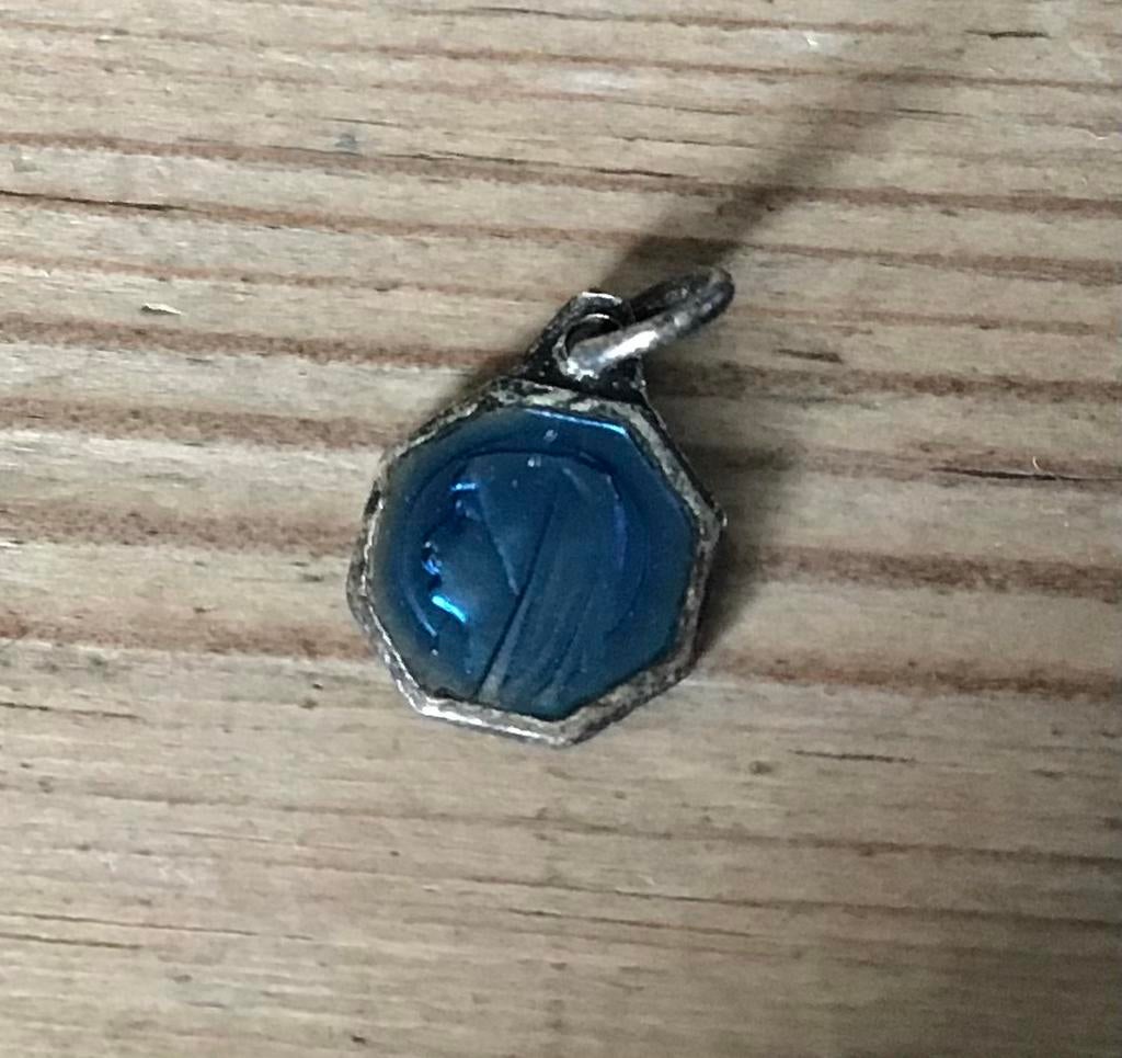 Medaille medaillon heilige Maria Lourdes, Ophalen of Verzenden, Zo goed als nieuw, Zilver, Overige materialen