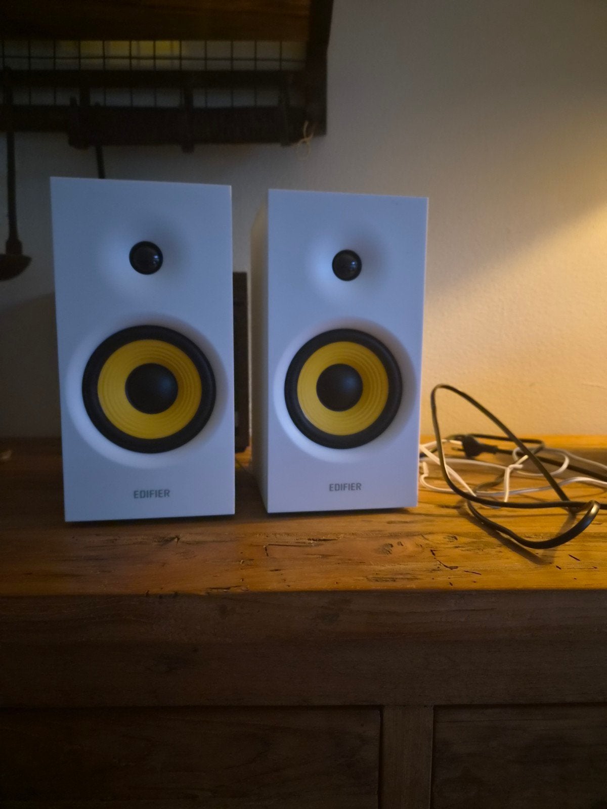 Edifier R1000BT Bluetooth Boekenplank Speakerset Wit, Ophalen, Bluetooth, Zo goed als nieuw, Minder dan 60 watt