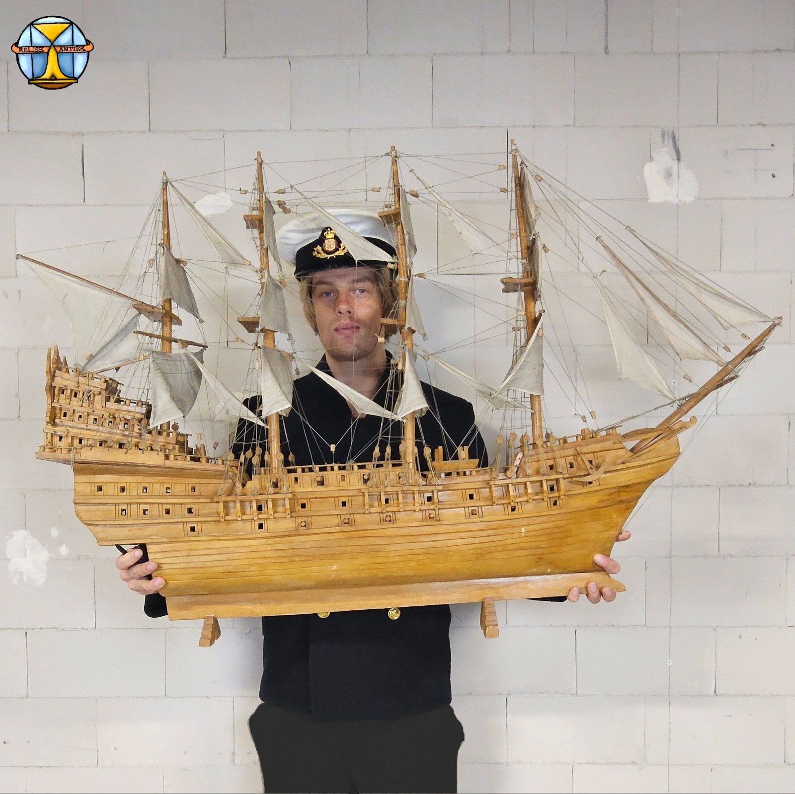 Unieke V.O.C modelschip uit boomstam (volledig handgemaakt), ., Ophalen of Verzenden, Zo goed als nieuw, .