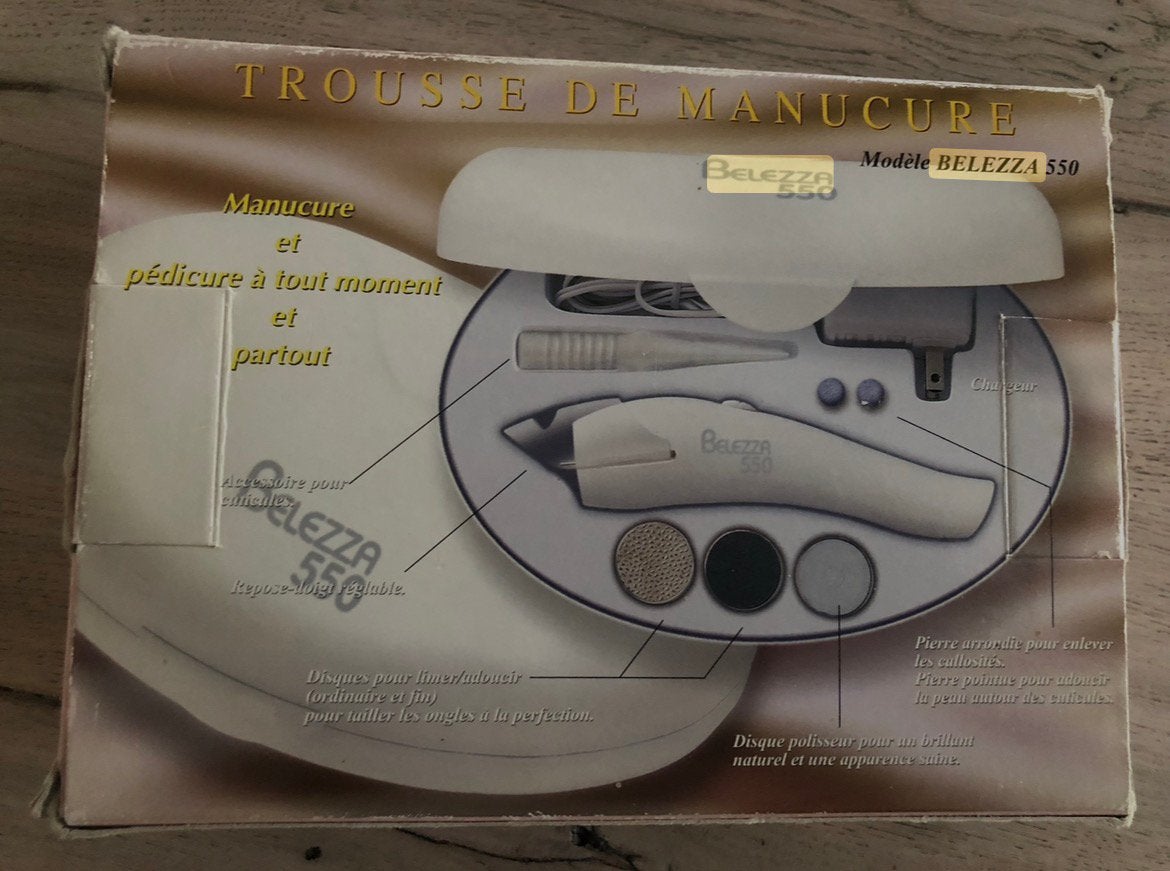 Manicure set. Belezzo 550. Compleet, Ophalen of Verzenden, Zo goed als nieuw, Scheren en Epileren
