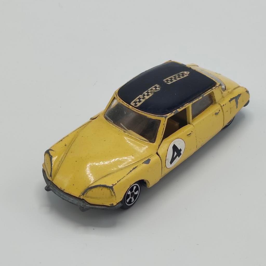 Citroën DS 21 van Politoys beige met zwart dak, Hobby en Vrije tijd, Modelauto's | 1:43, Ophalen of Verzenden, Gebruikt, Auto