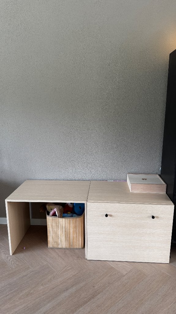 Speelgoed kist en tekentafel, Ophalen, Zo goed als nieuw
