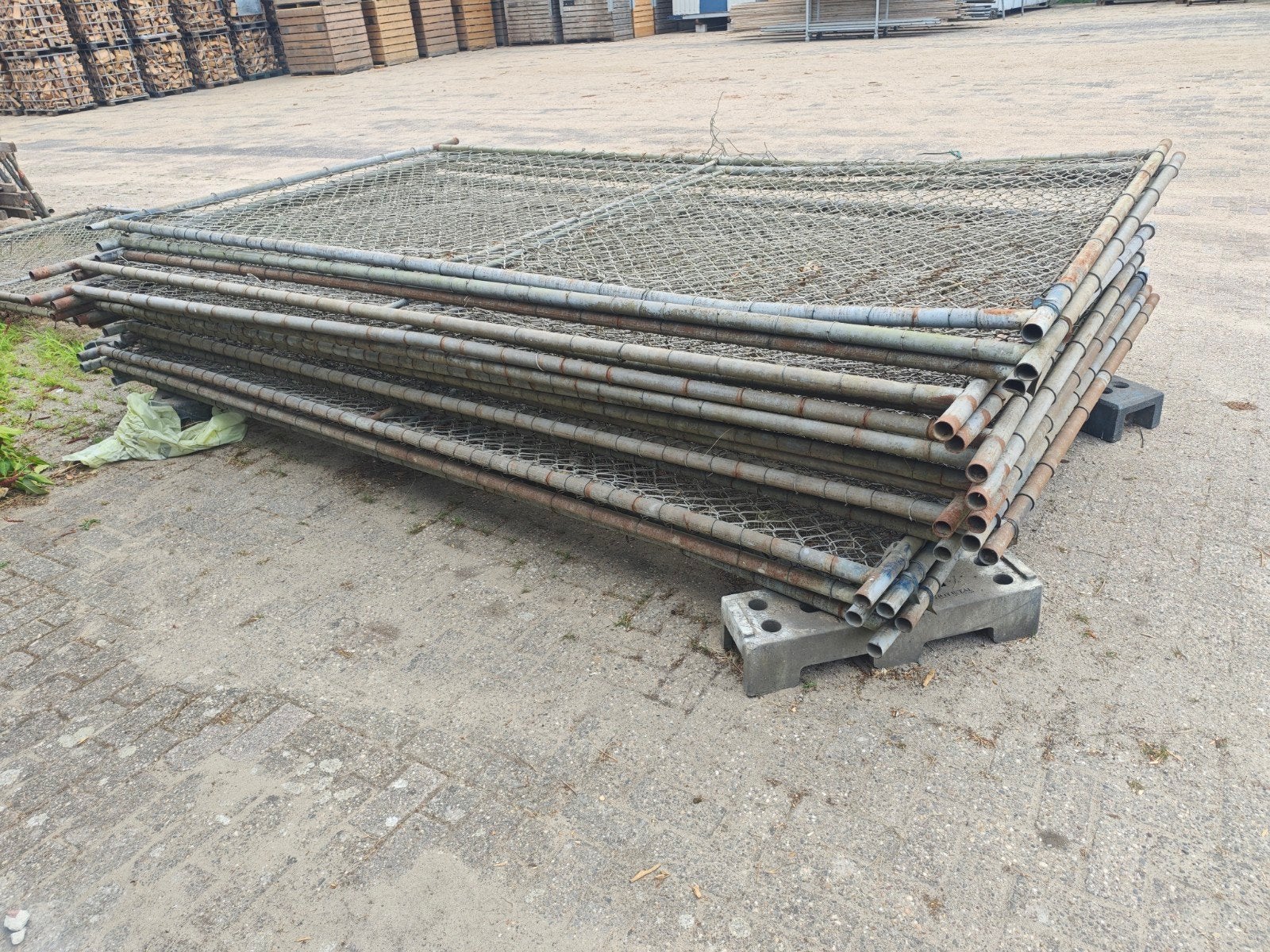 Bouwhek met gaas, Ophalen