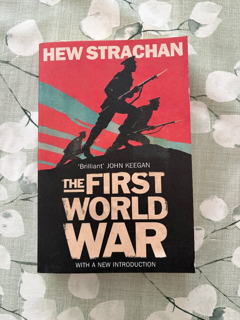 Hew Strachan - The First World War, Ophalen of Verzenden, Zo goed als nieuw, Hew Strachan, Voor 1940